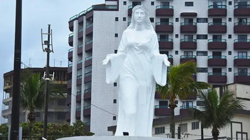 Imagem popular de Iemanjá já embranquecida